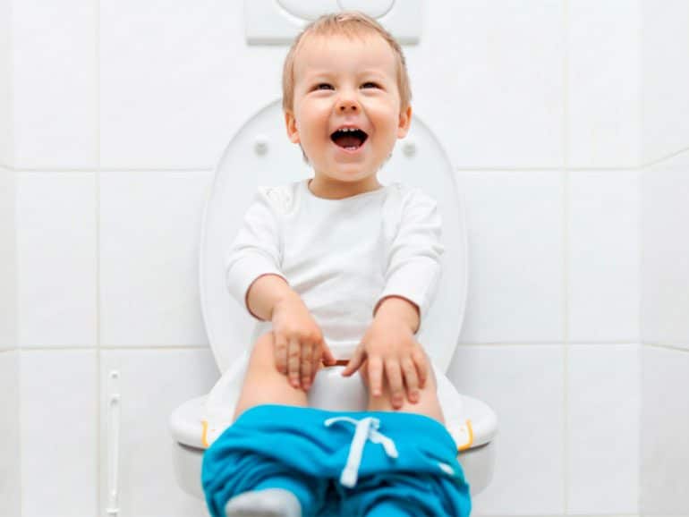 cómo enseñar a un niño a ir al baño
